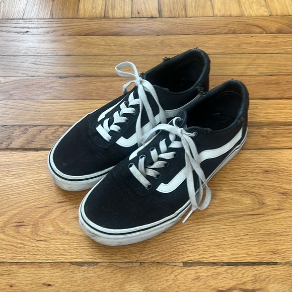 Vans - Picture 1 of 5